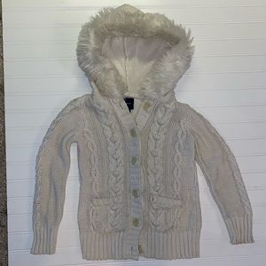 Gap Cream White Sweater Girls Size S 6-7 Knit with Faux Fur Hood Button Up